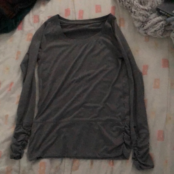 Round-Neck Athletic Long Sleeve w/ Thumb Holes - Picture 1 of 3